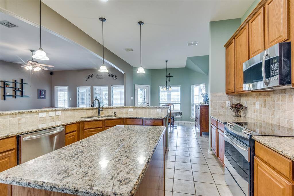 725 Cordes Drive, Venus, TX 76084