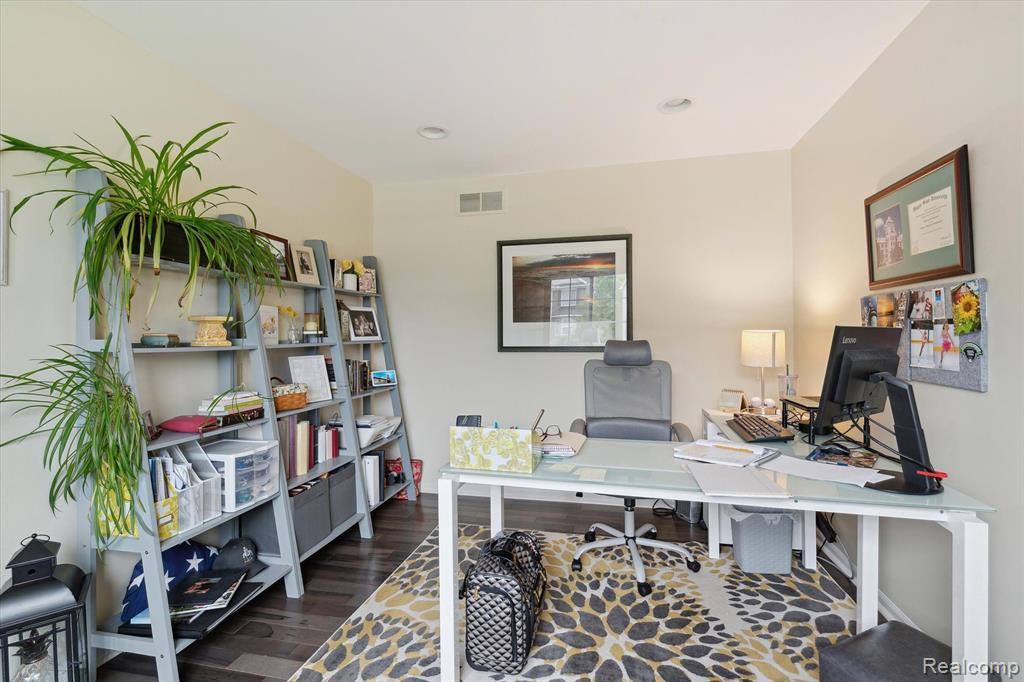 37497 South Dianne Lane, Huron Township, MI 48164