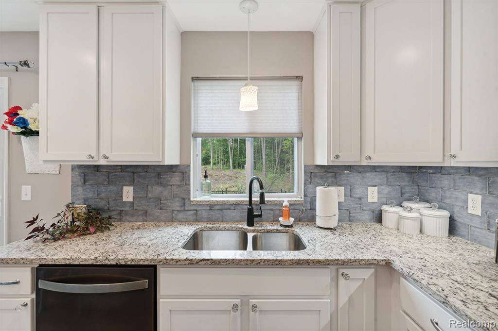 37497 South Dianne Lane, Huron Township, MI 48164