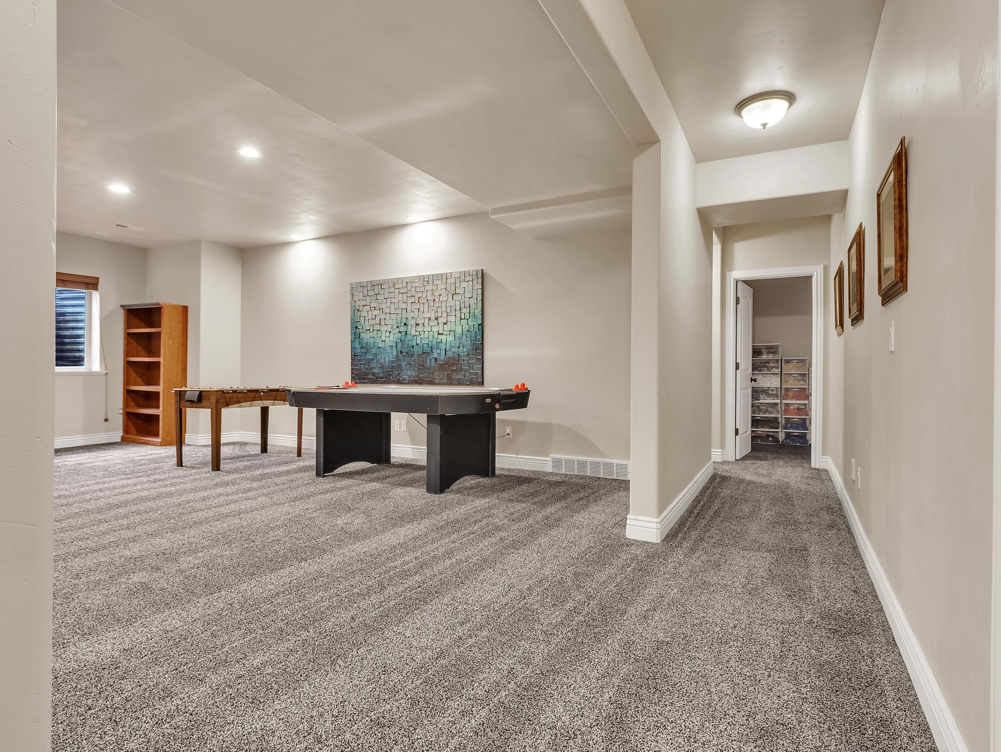 2942 West Camden Brook Way South, Riverton, UT 84065