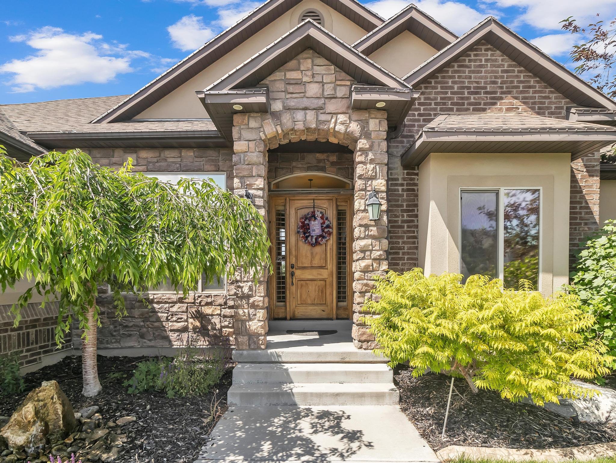 2942 West Camden Brook Way South, Riverton, UT 84065