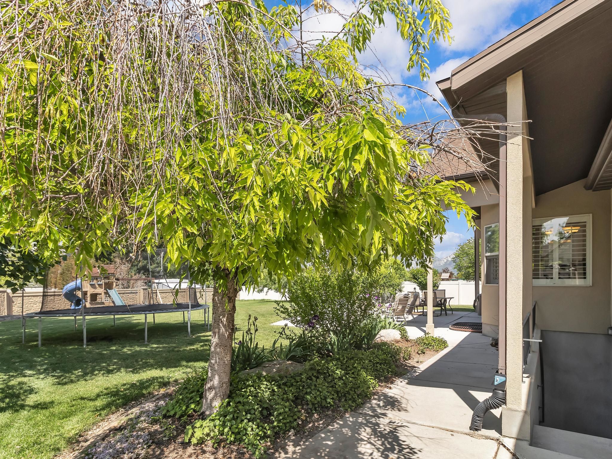 2942 West Camden Brook Way South, Riverton, UT 84065