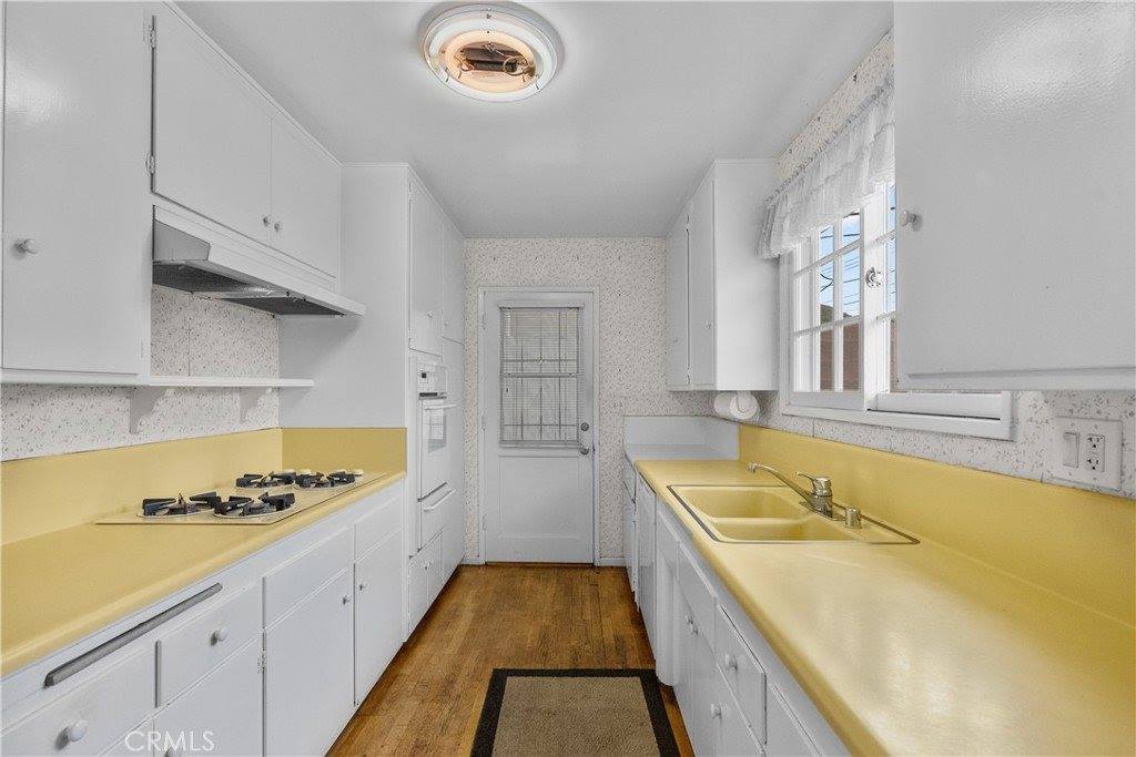 24323 Hartland Street, West Hills, CA 91307