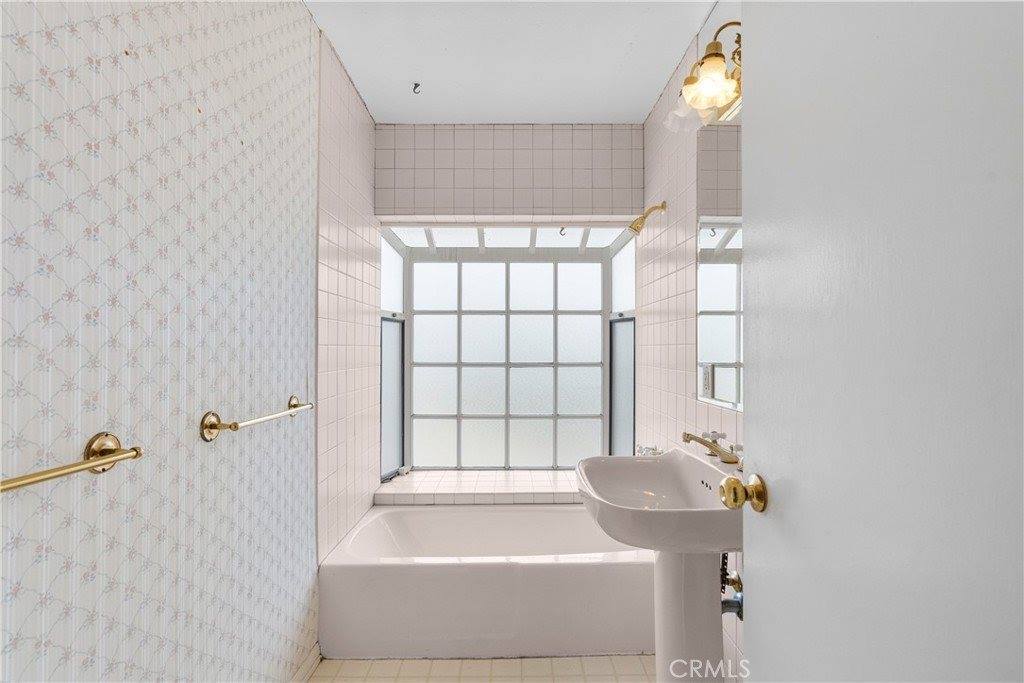 24323 Hartland Street, West Hills, CA 91307