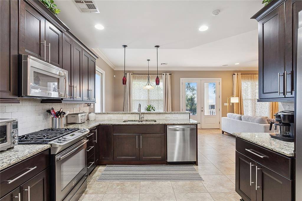 5626 Chamberlain Drive, New Orleans, LA 70122