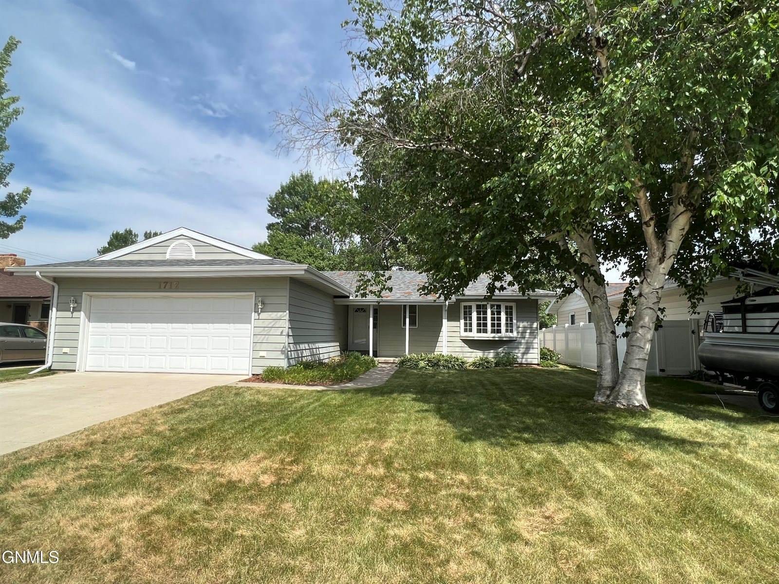 1712 Rose Lane, Williston, ND 58801