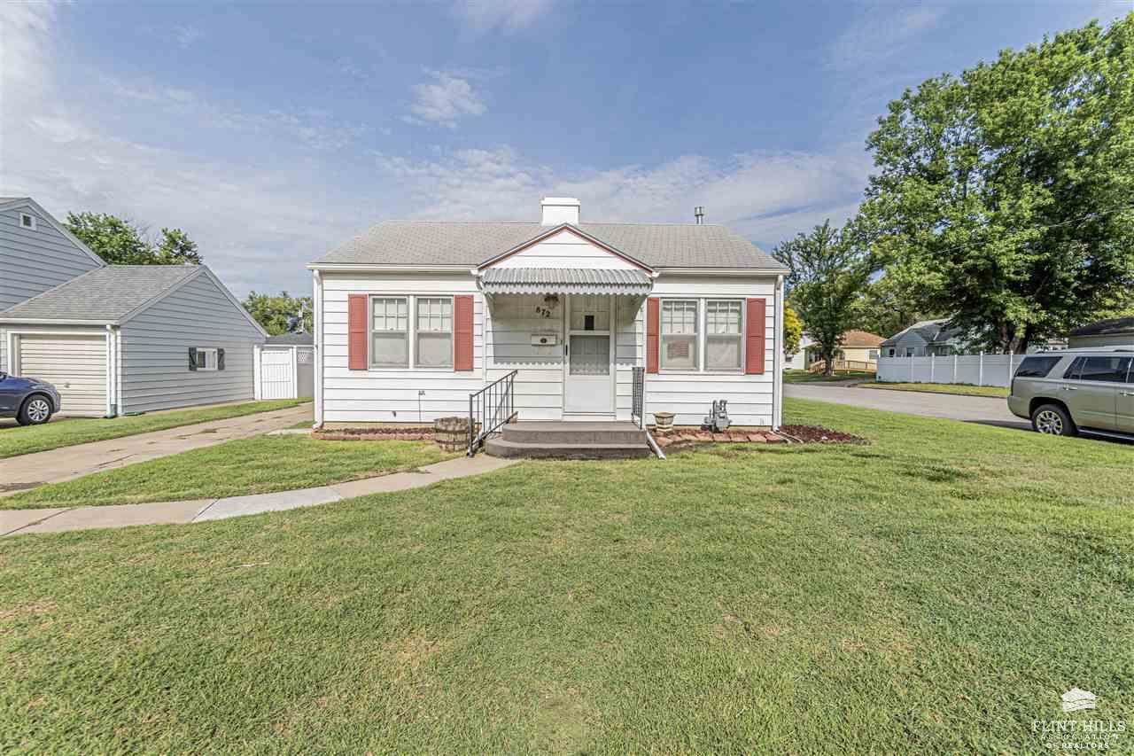 872 S 11th Street, Salina, KS 67401