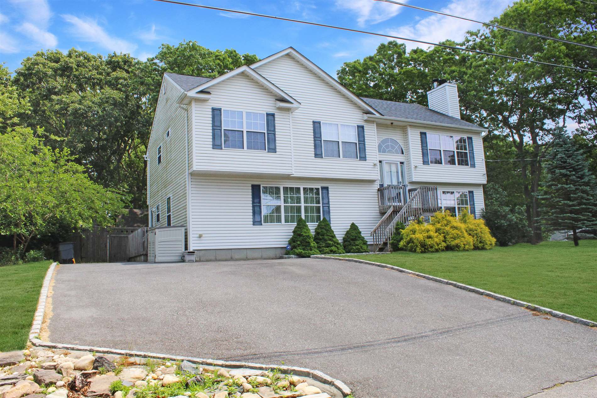 212 Westend Ave, Shirley, NY 11967