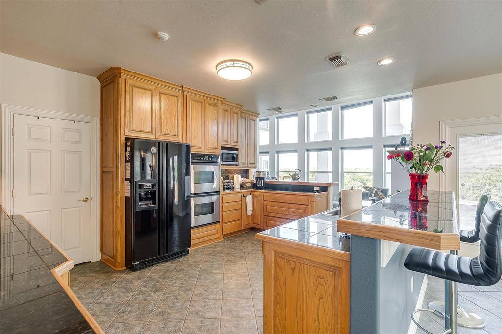 1824 Inspiration Lane, River Oaks, TX 76114