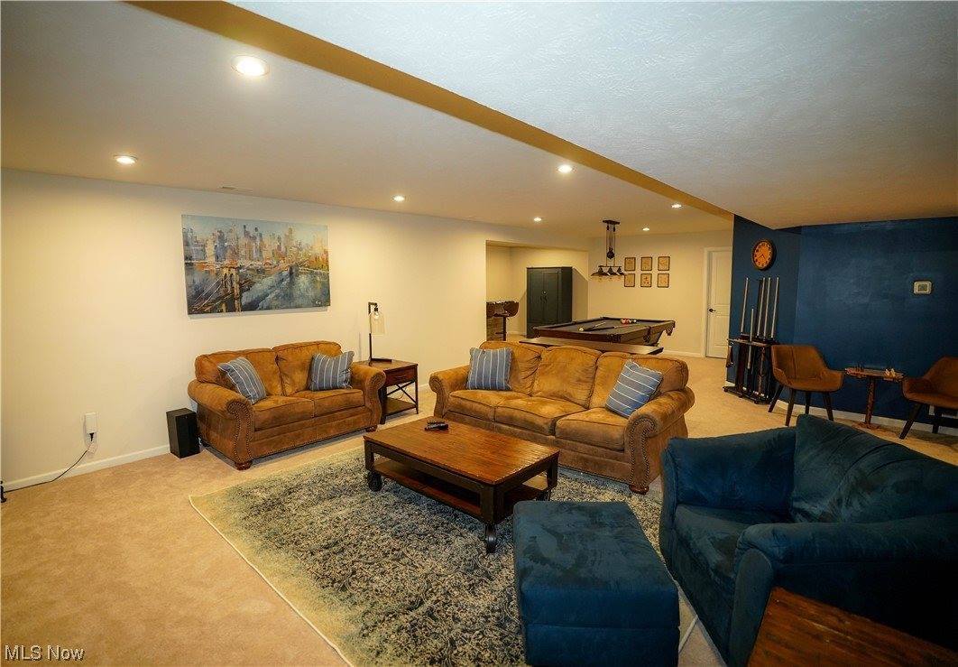 6633 Leestone Avenue NE, Canton, OH 44721