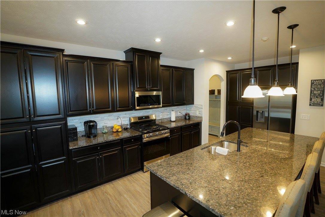 6633 Leestone Avenue NE, Canton, OH 44721