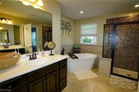 6633 Leestone Avenue NE, Canton, OH 44721