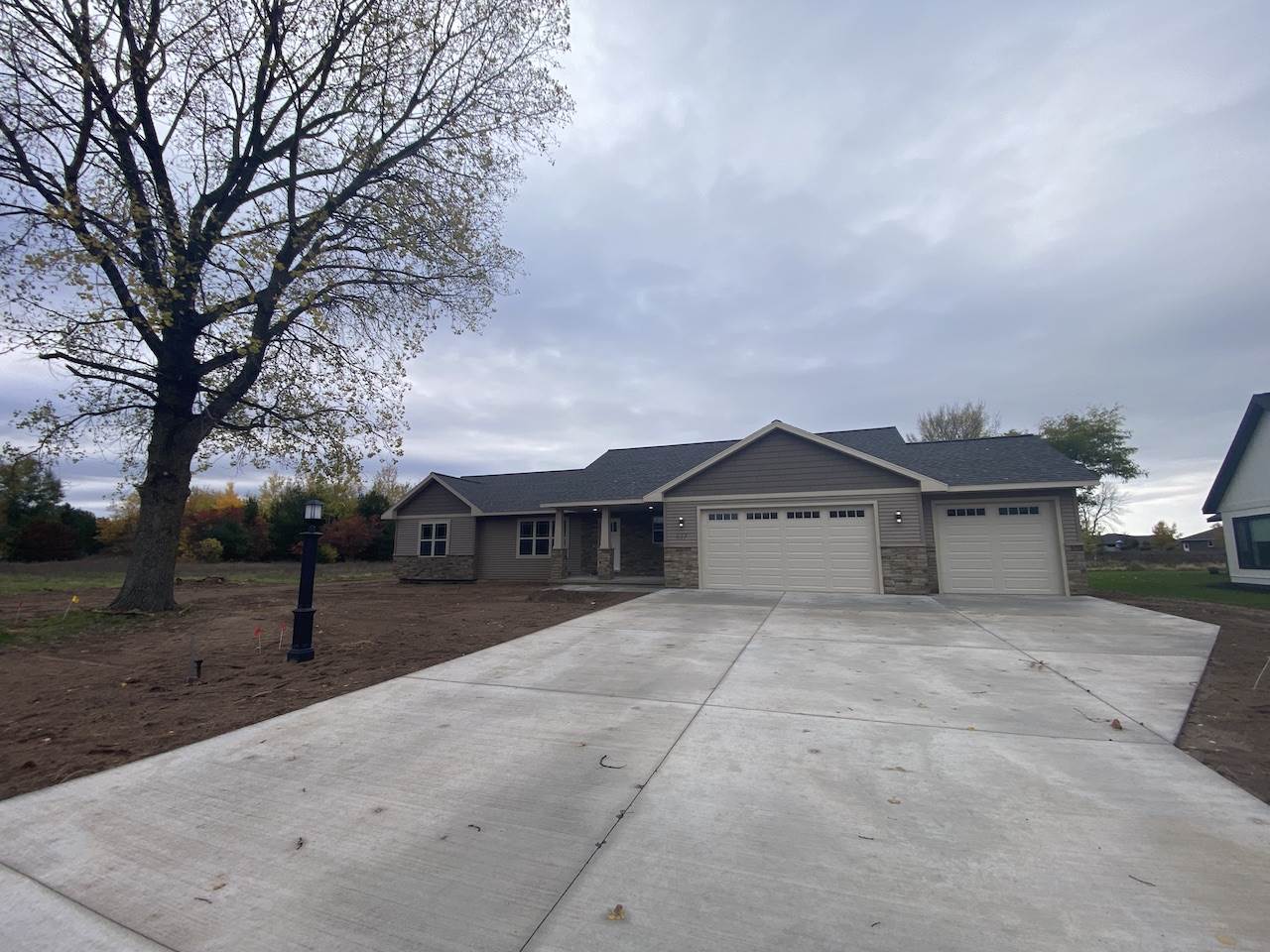 637 Briarwood Way, Plover, WI 54467