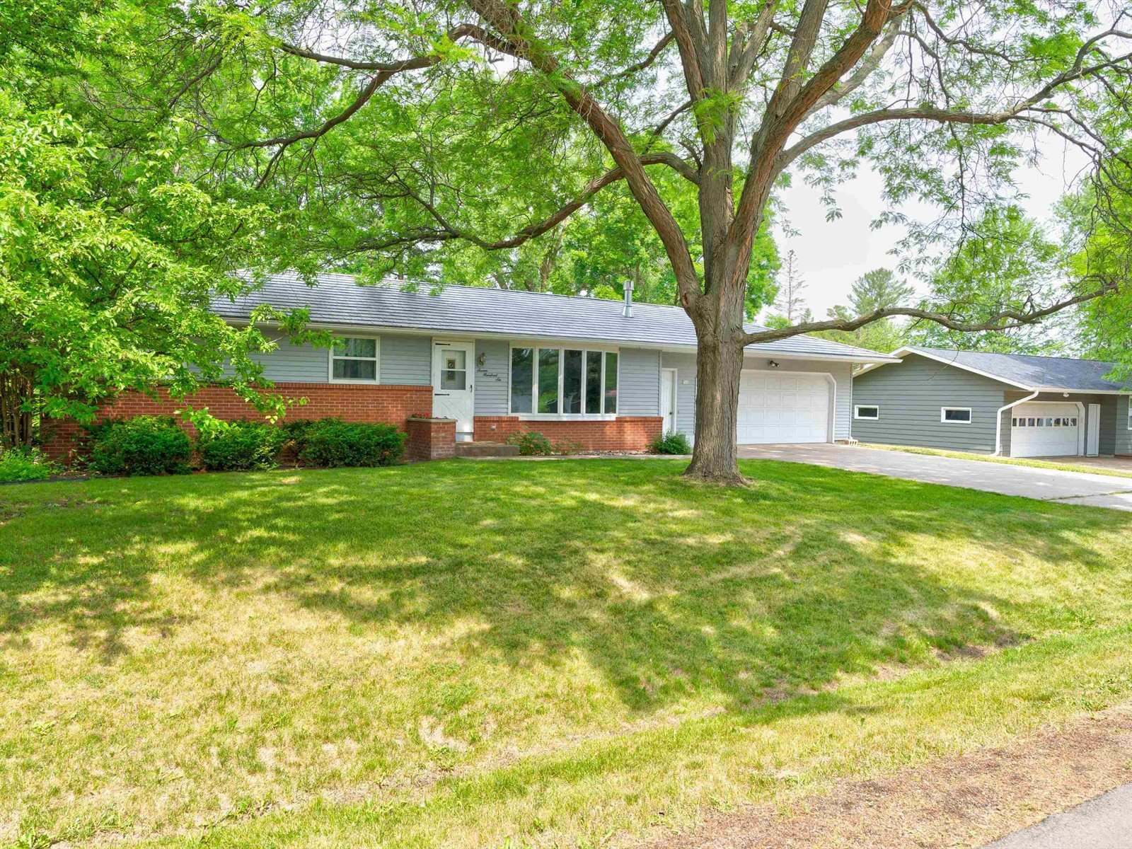 706 N Cherry Avenue, Marshfield, WI 54449