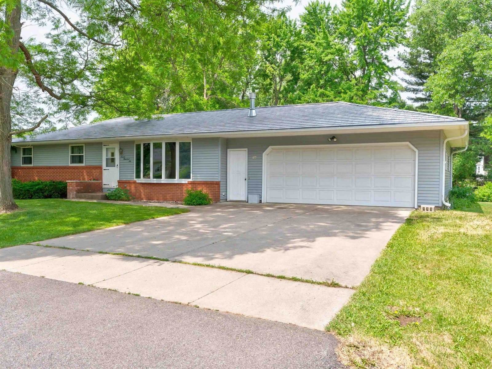 706 N Cherry Avenue, Marshfield, WI 54449