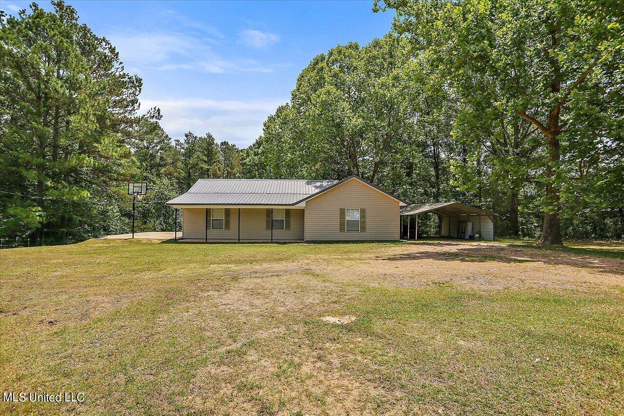 1731 White Road, Florence, MS 39073