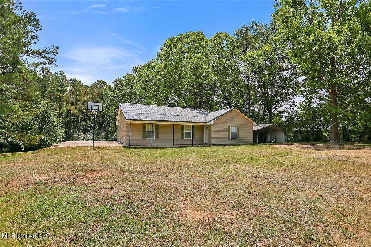 1731 White Road, Florence, MS 39073