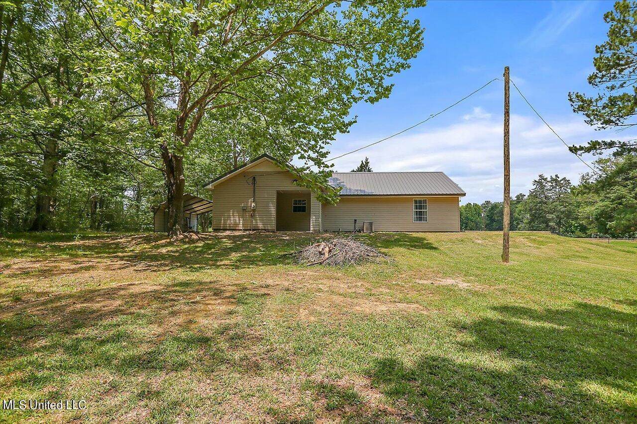 1731 White Road, Florence, MS 39073