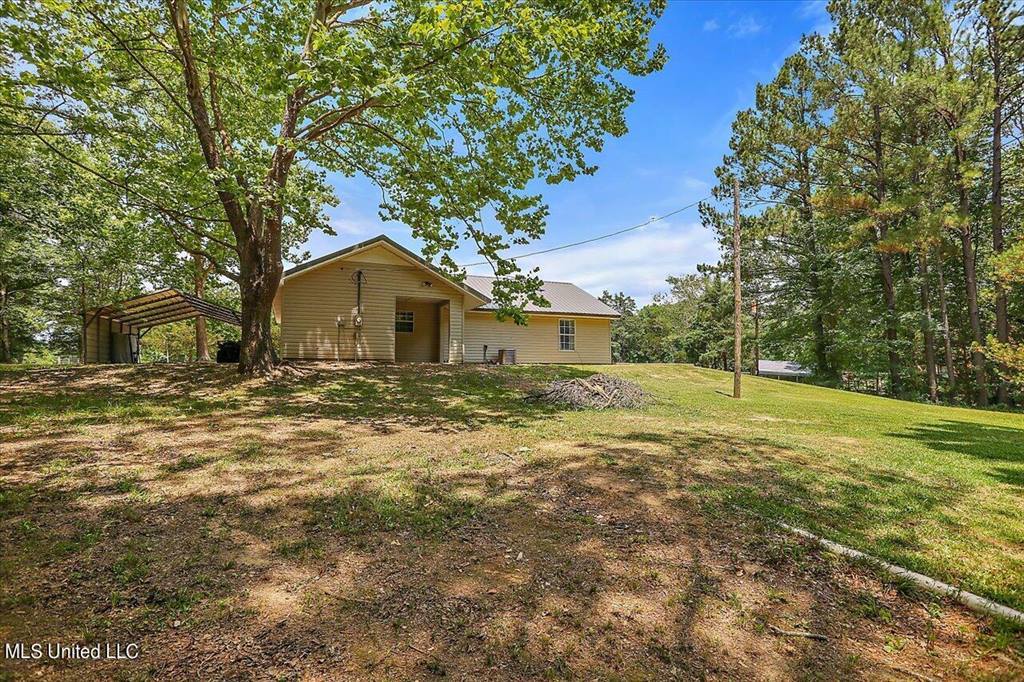 1731 White Road, Florence, MS 39073