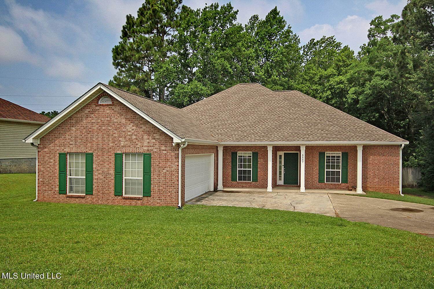 6507 Shoshonee Drive, Ocean Springs, MS 39564