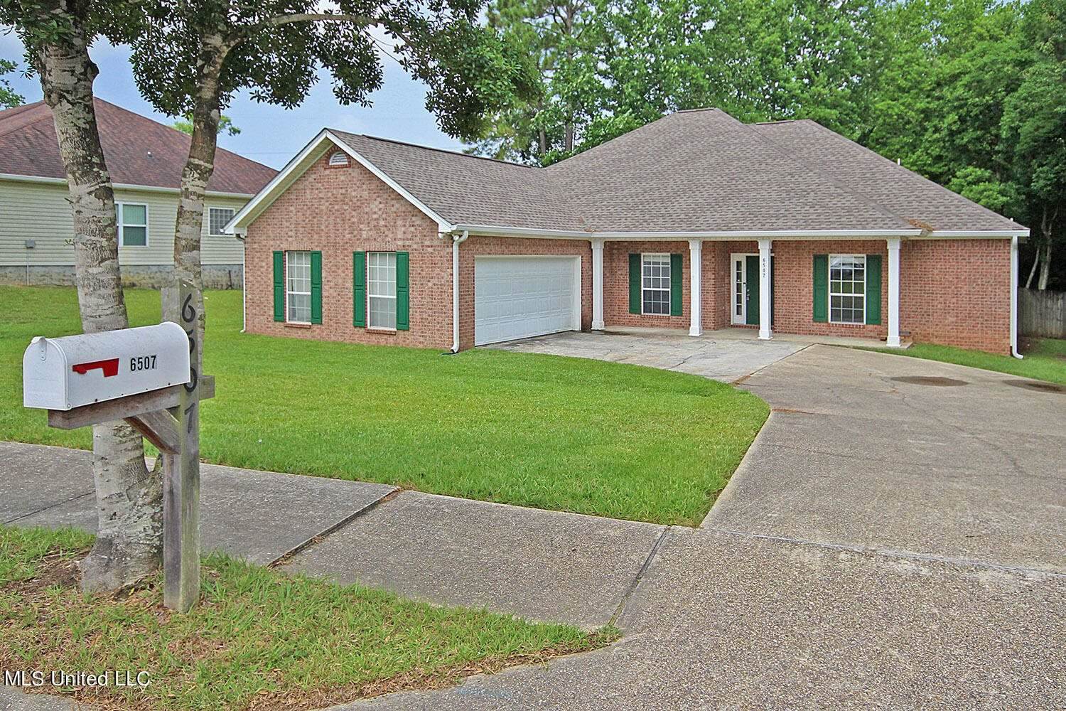 6507 Shoshonee Drive, Ocean Springs, MS 39564