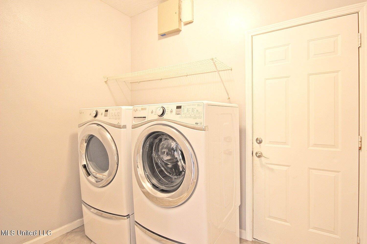 6507 Shoshonee Drive, Ocean Springs, MS 39564