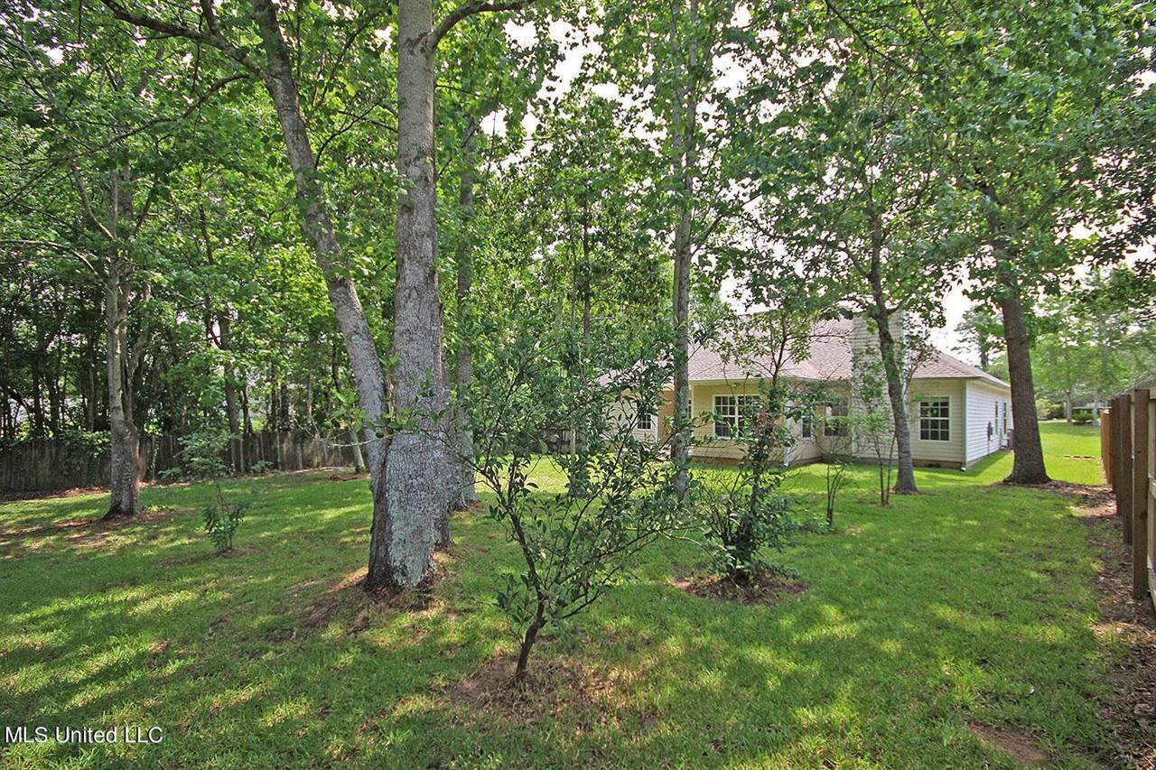 6507 Shoshonee Drive, Ocean Springs, MS 39564