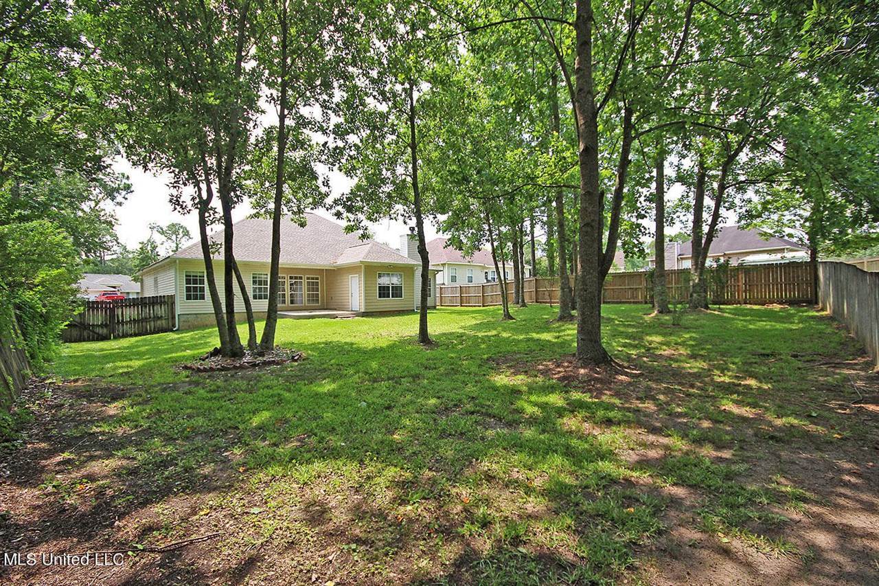 6507 Shoshonee Drive, Ocean Springs, MS 39564