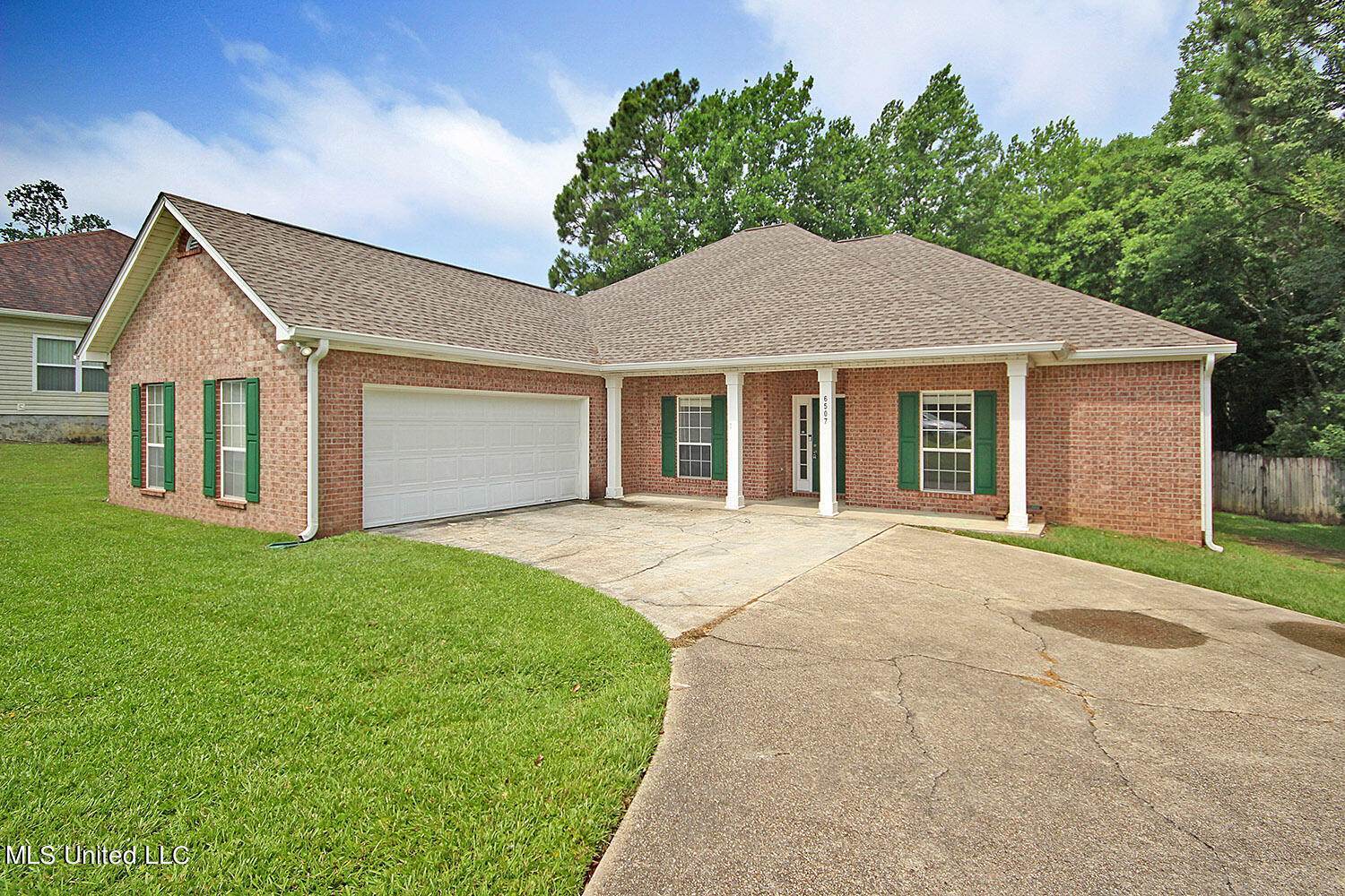 6507 Shoshonee Drive, Ocean Springs, MS 39564