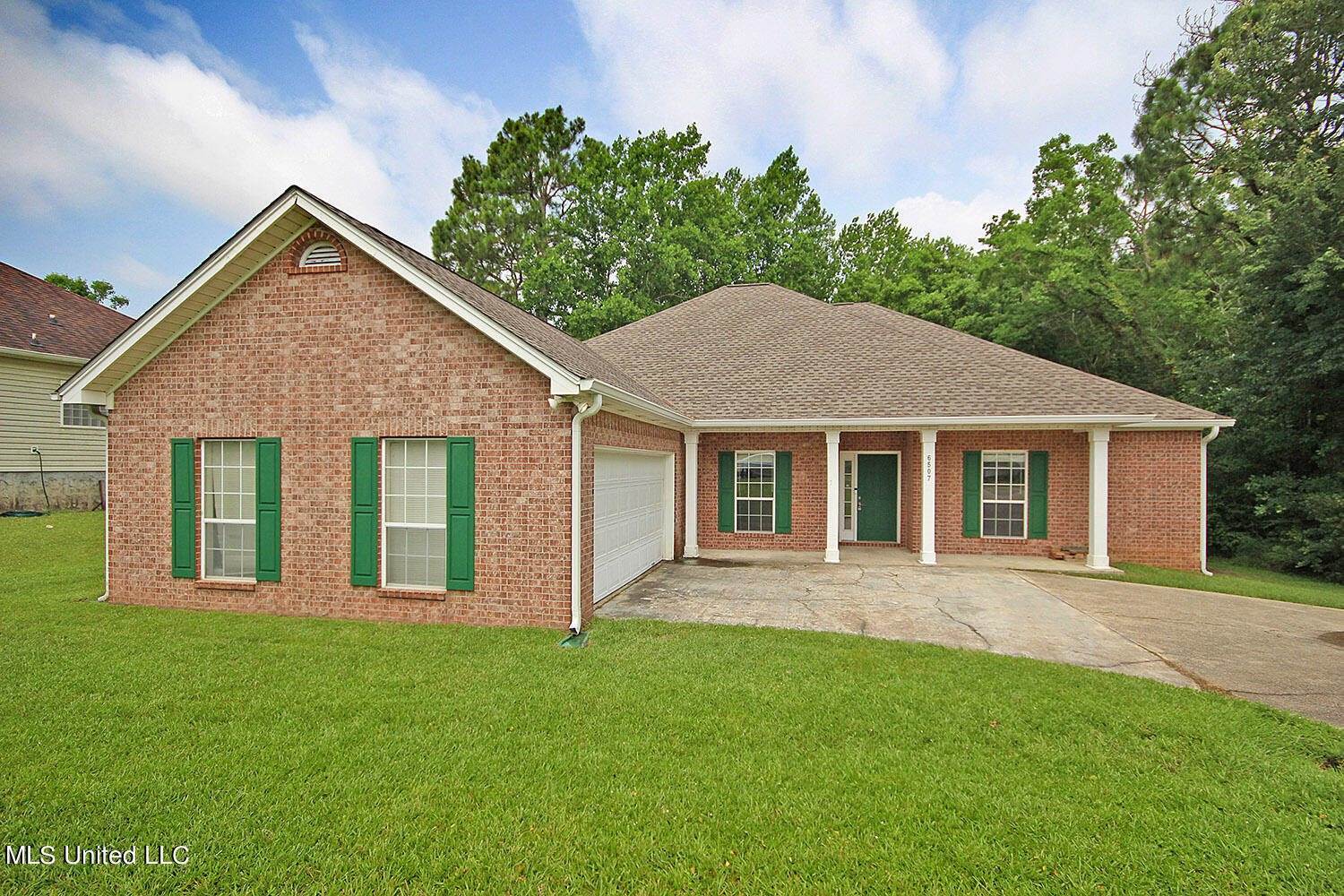 6507 Shoshonee Drive, Ocean Springs, MS 39564