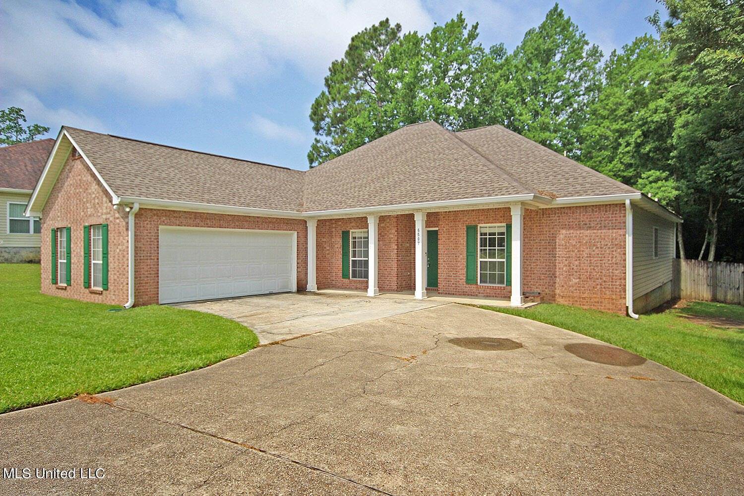 6507 Shoshonee Drive, Ocean Springs, MS 39564