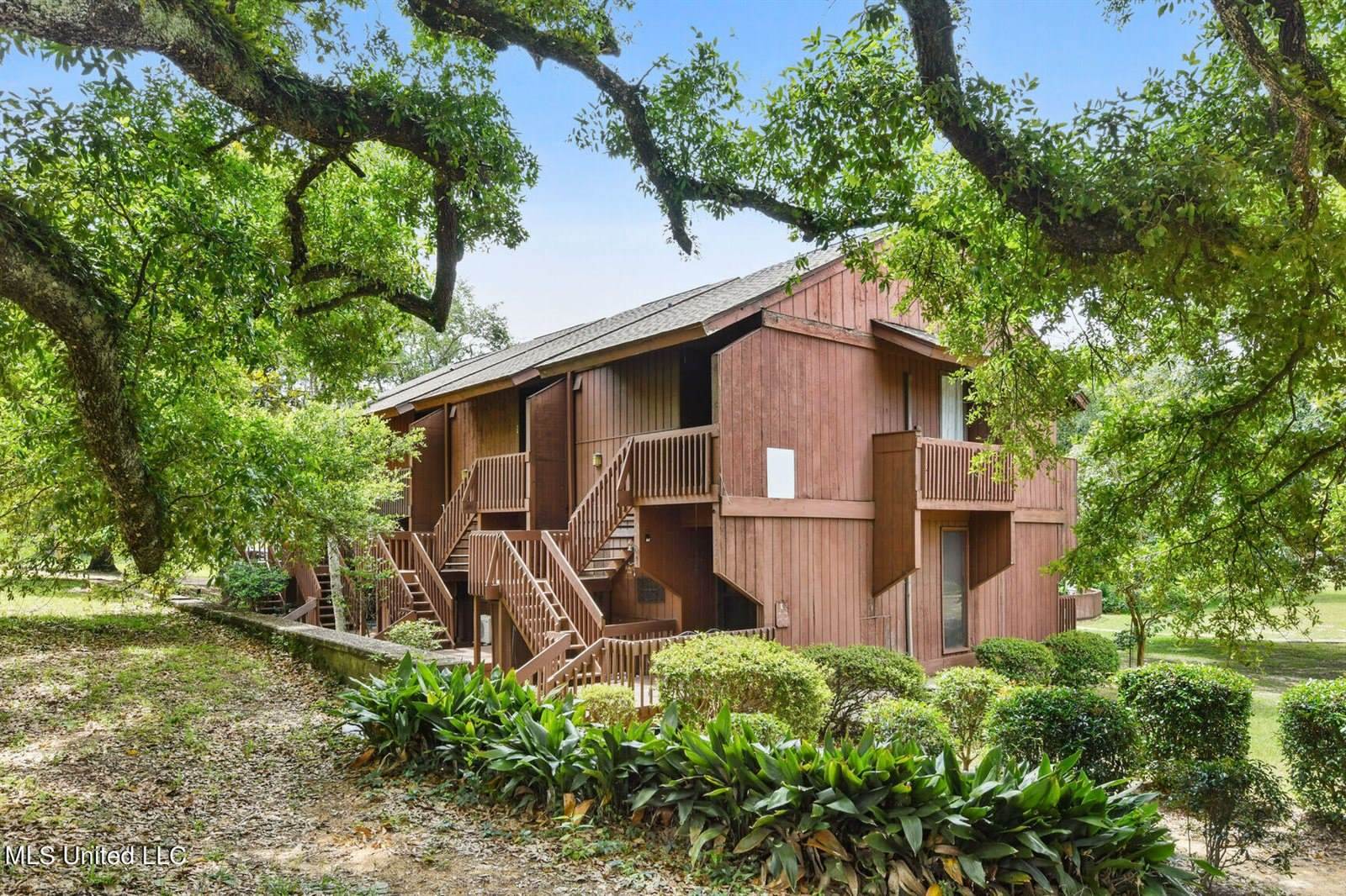 229 Lakeside Villa, Diamondhead, MS 39525