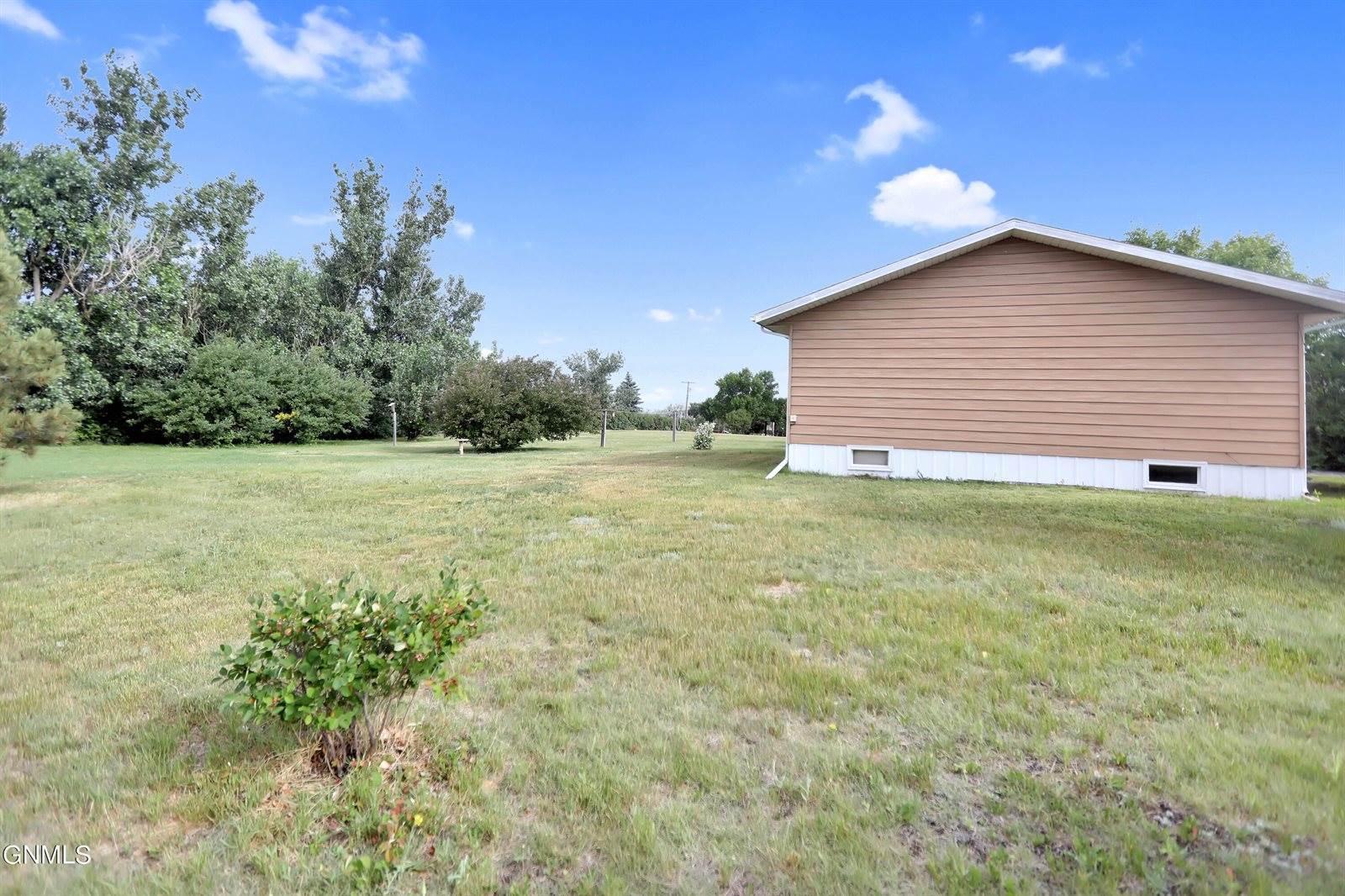 5045 132nd Trail NW, Lot 107, Williston, ND 58801