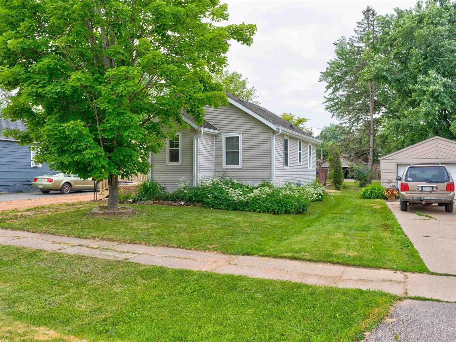 406 N Ash Avenue, Marshfield, WI 54449