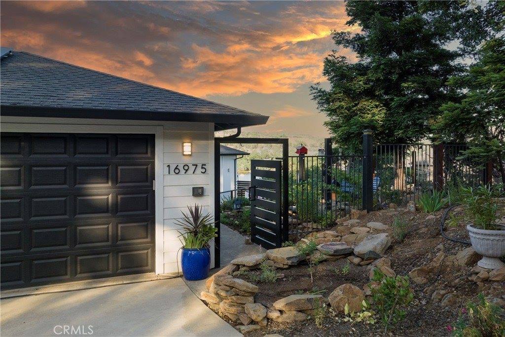 16975 Knollview Drive, Hidden Valley Lake, CA 95467