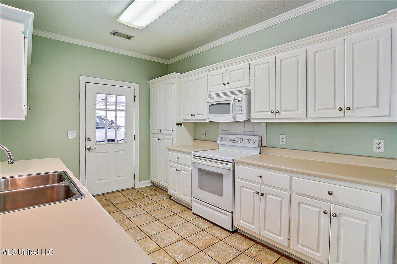 200 Stoneybrook Drive, Brandon, MS 39042