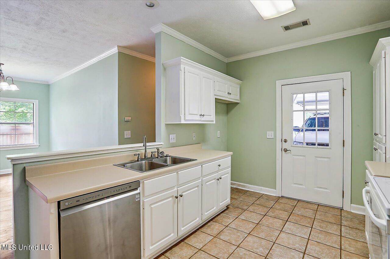 200 Stoneybrook Drive, Brandon, MS 39042