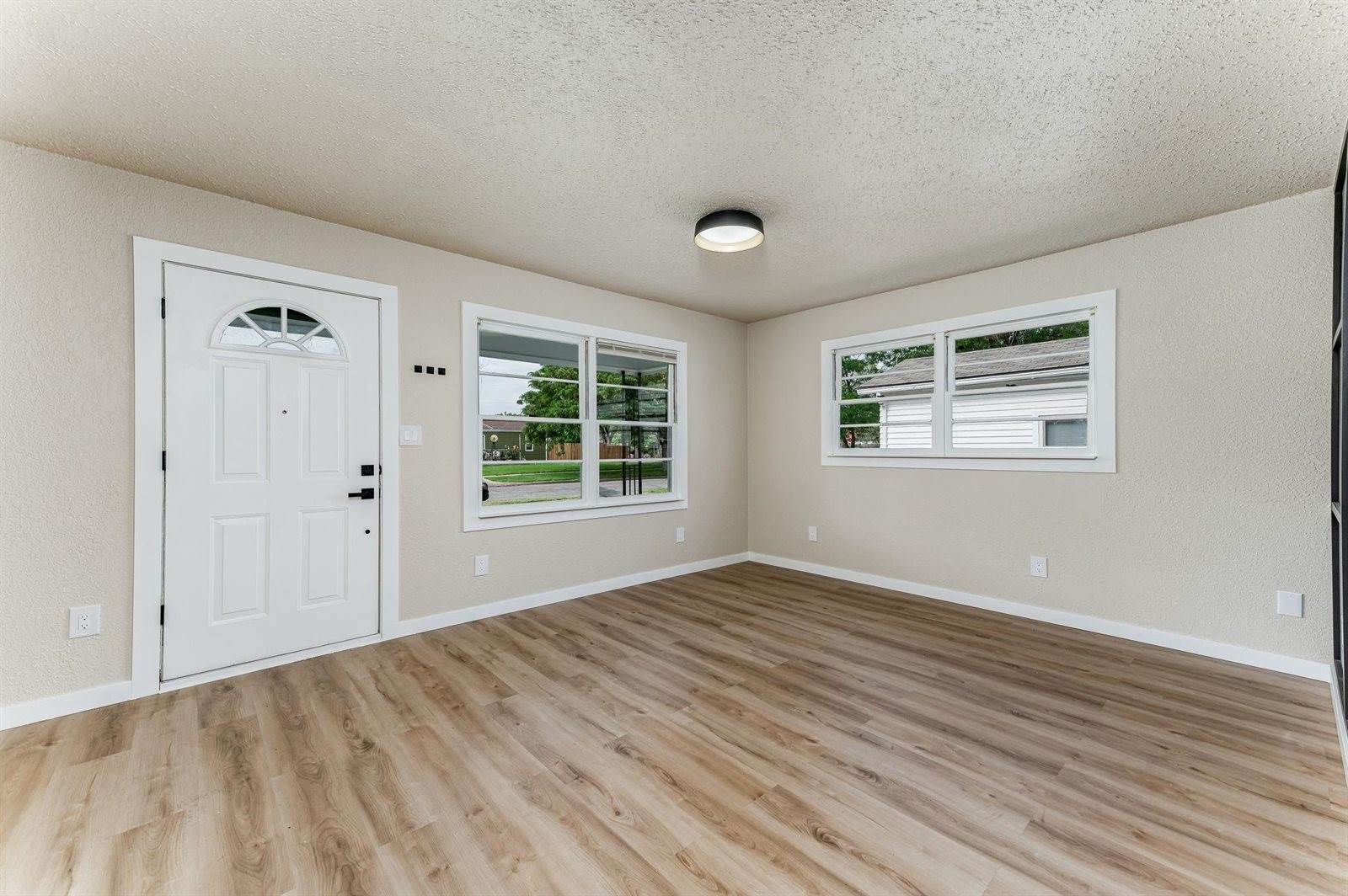 1709 W 30th St S, Wichita, KS 67217