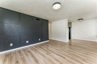 1709 W 30th St S, Wichita, KS 67217