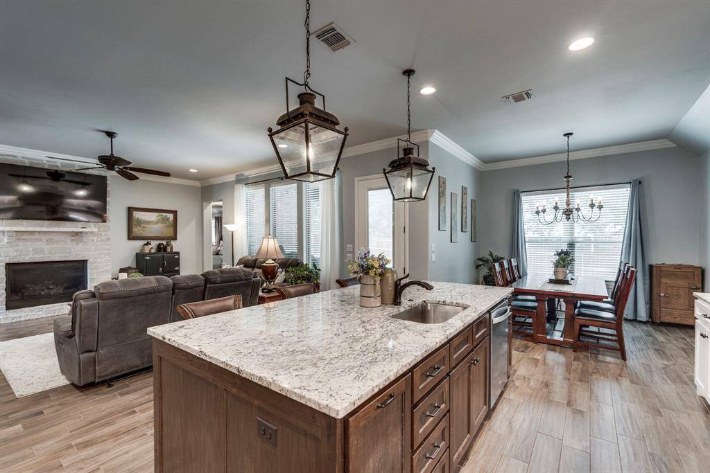 9704 Rosalie Court, Granbury, TX 76049