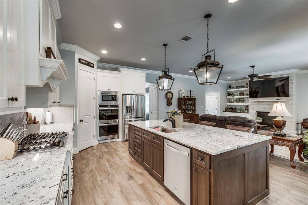 9704 Rosalie Court, Granbury, TX 76049