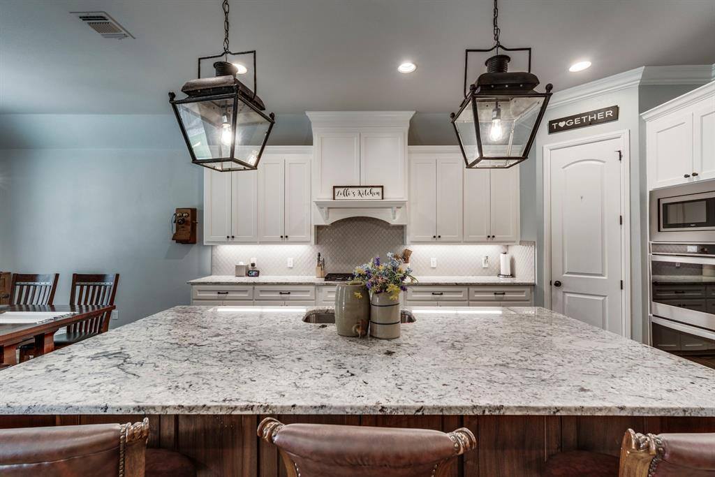 9704 Rosalie Court, Granbury, TX 76049