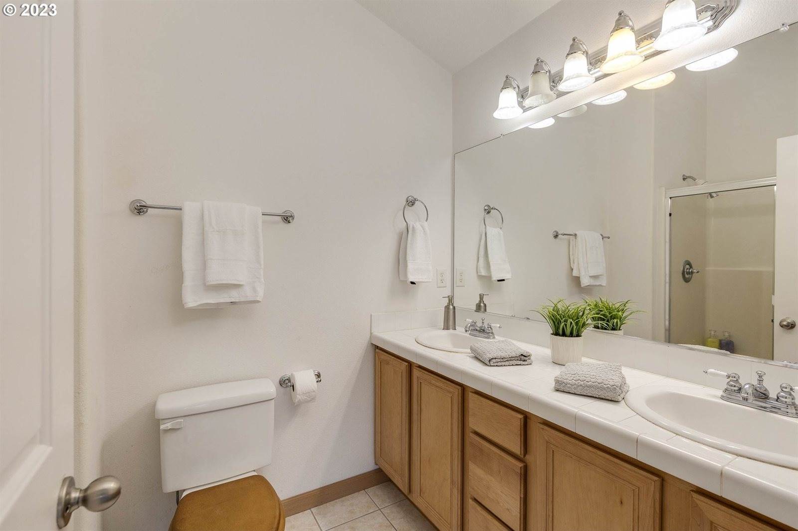 810 East 9TH St #D15, Newberg, OR 97132