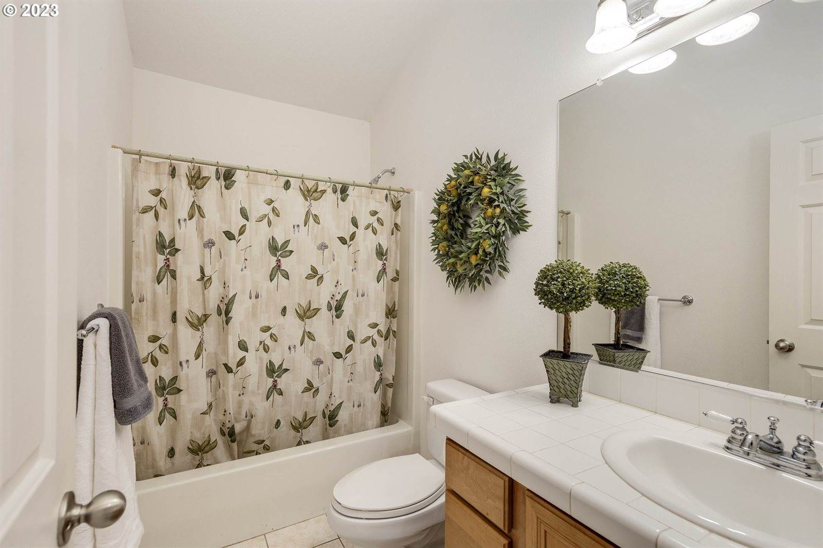 810 East 9TH St #D15, Newberg, OR 97132
