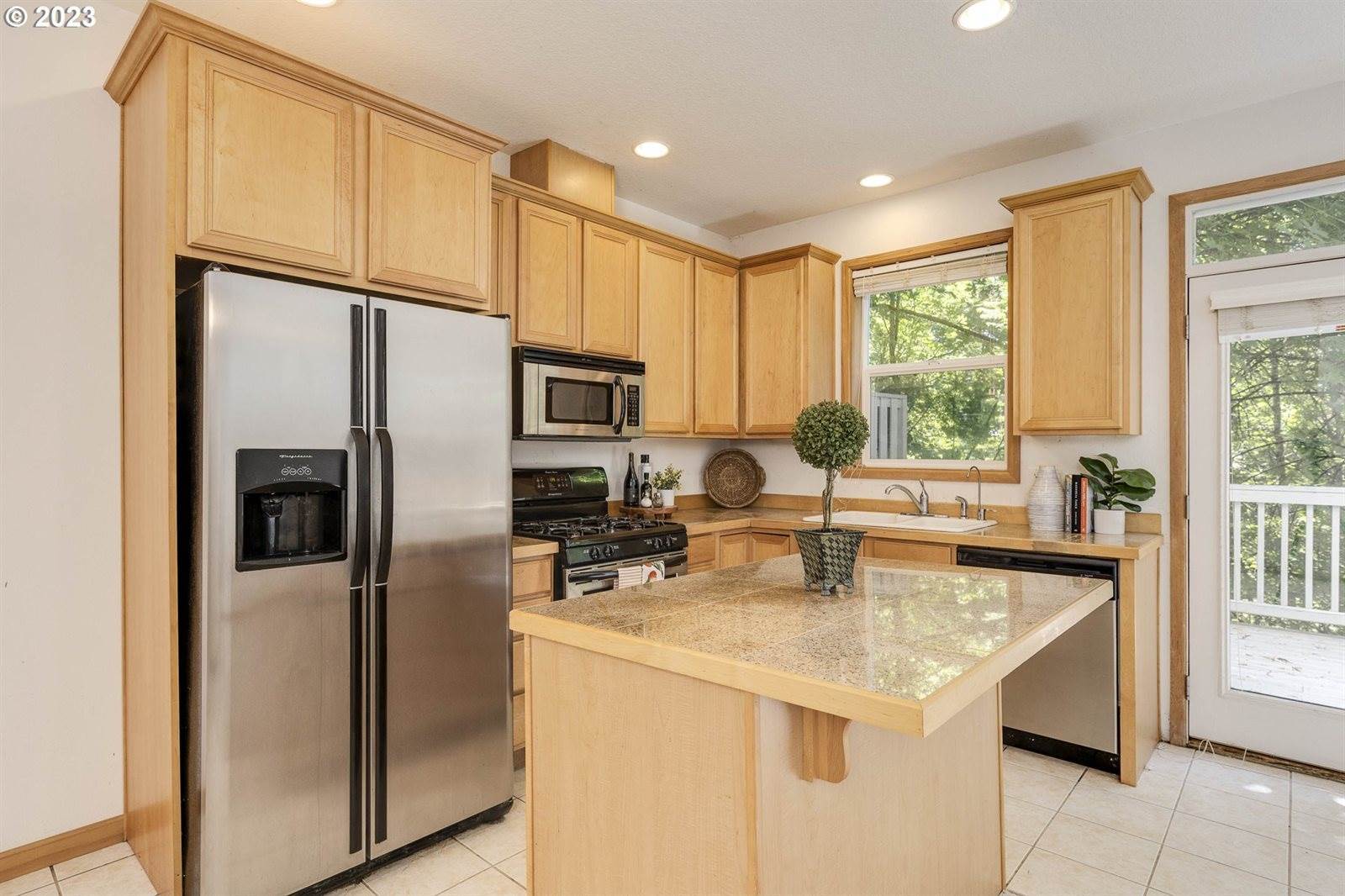 810 East 9TH St #D15, Newberg, OR 97132