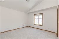 810 East 9TH St #D15, Newberg, OR 97132