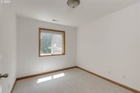 810 East 9TH St #D15, Newberg, OR 97132