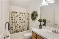 810 East 9TH St #D15, Newberg, OR 97132