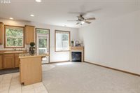 810 East 9TH St #D15, Newberg, OR 97132