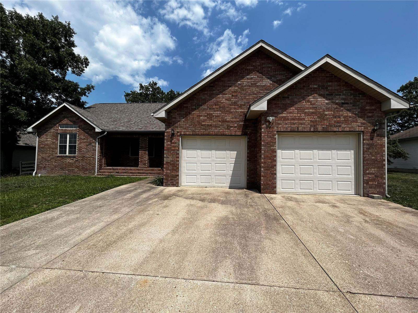 121 Vaughn Ave, Saint Robert, MO 65584